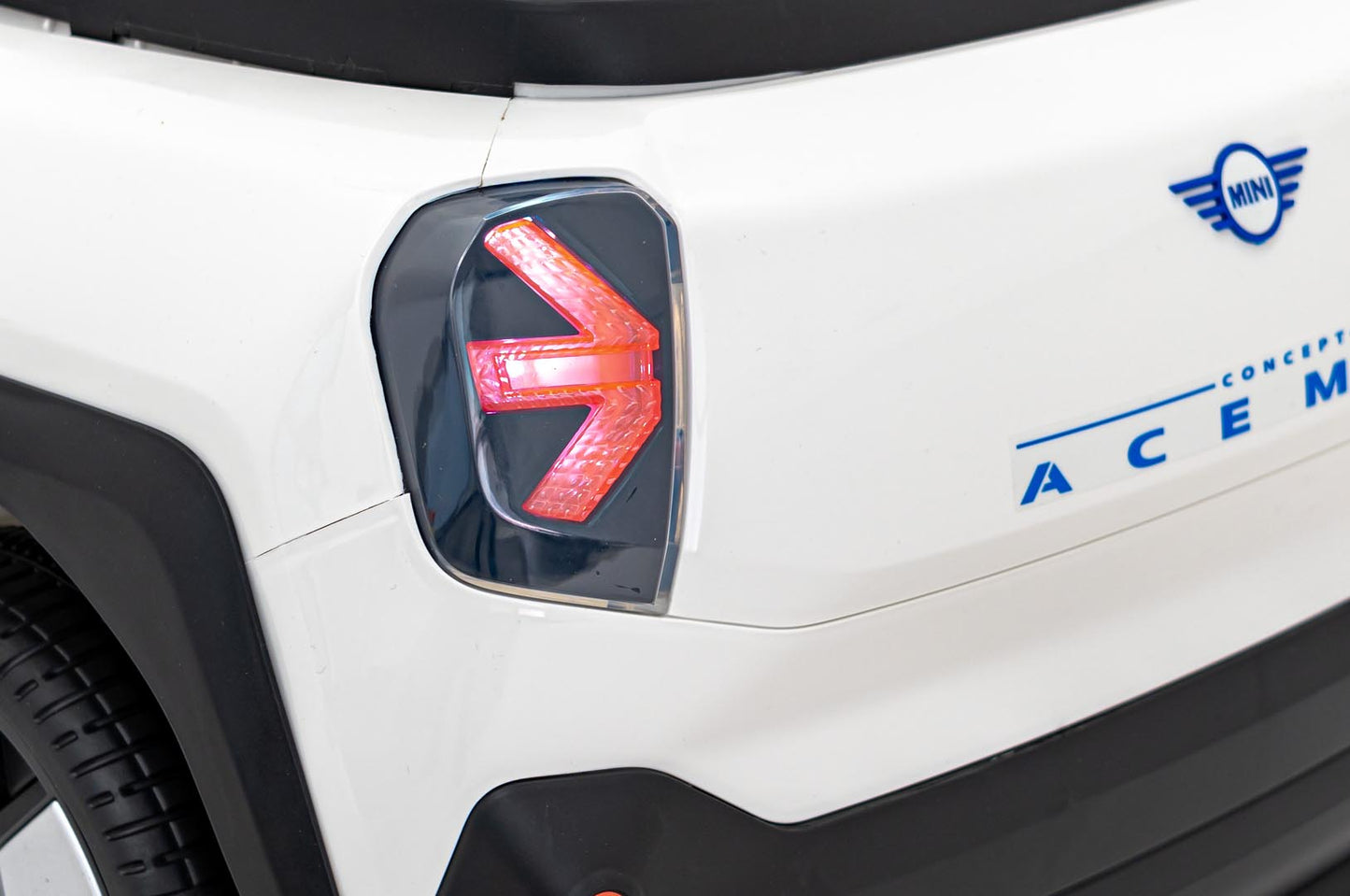 Pojazd Mini Concept Aceman Biały