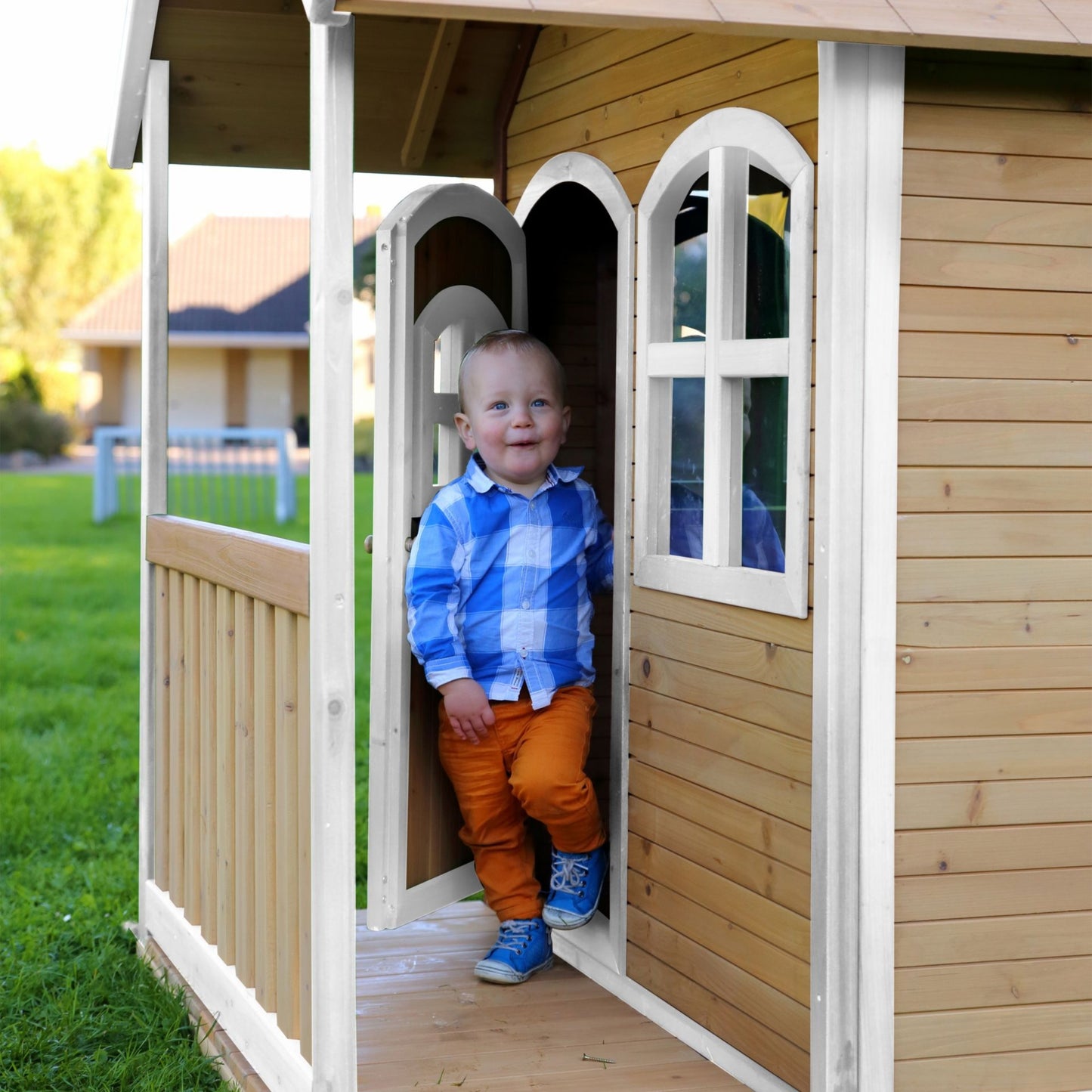 AXI Drewniany Domek z Oknami Alex Playhouse 178 cm