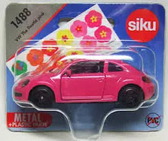 Samochód VW The Beetle różowy