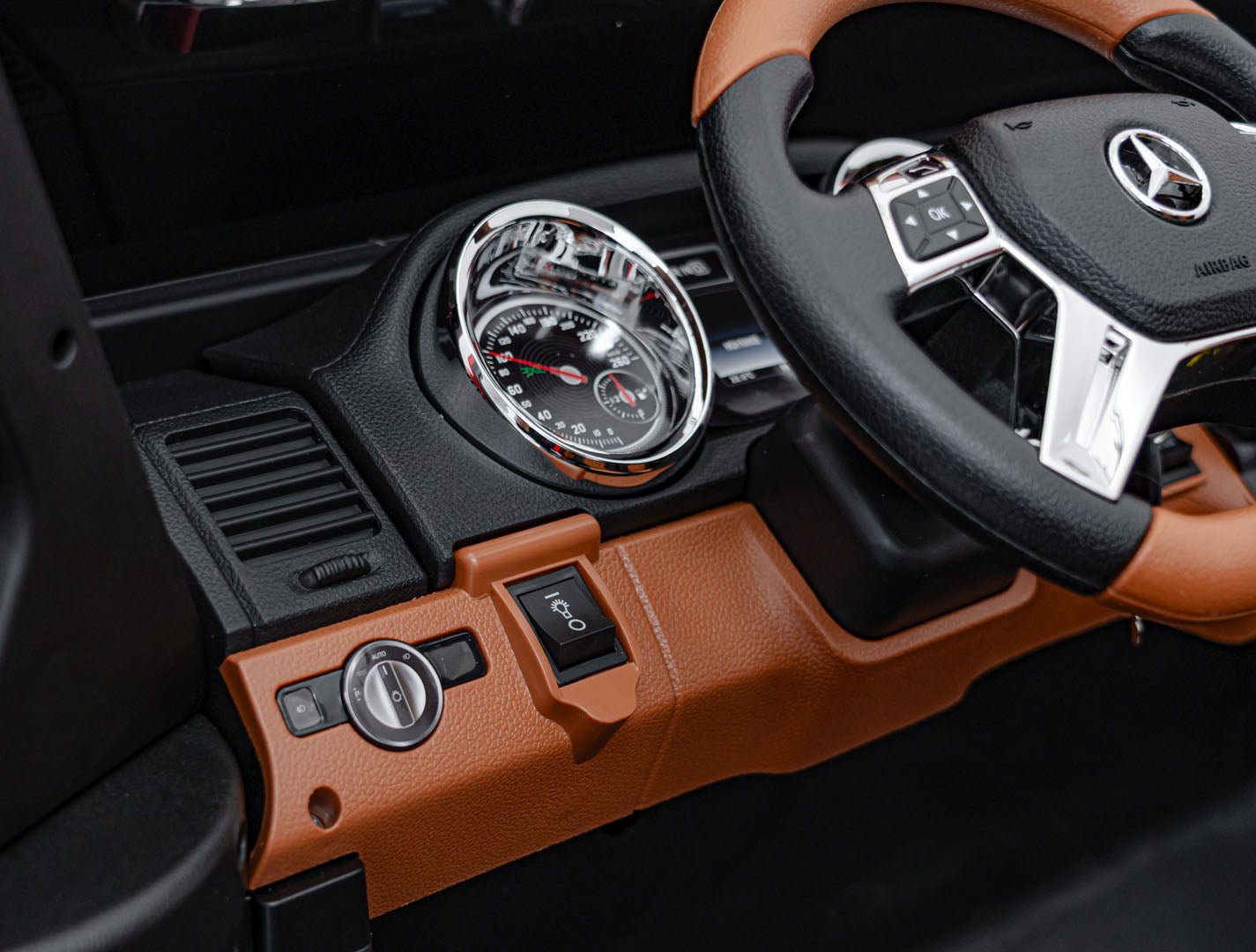 Pojazd Mercedes Benz MAYBACH G650 STRONG Biały - www.zabawki - sensoryczne.pl
